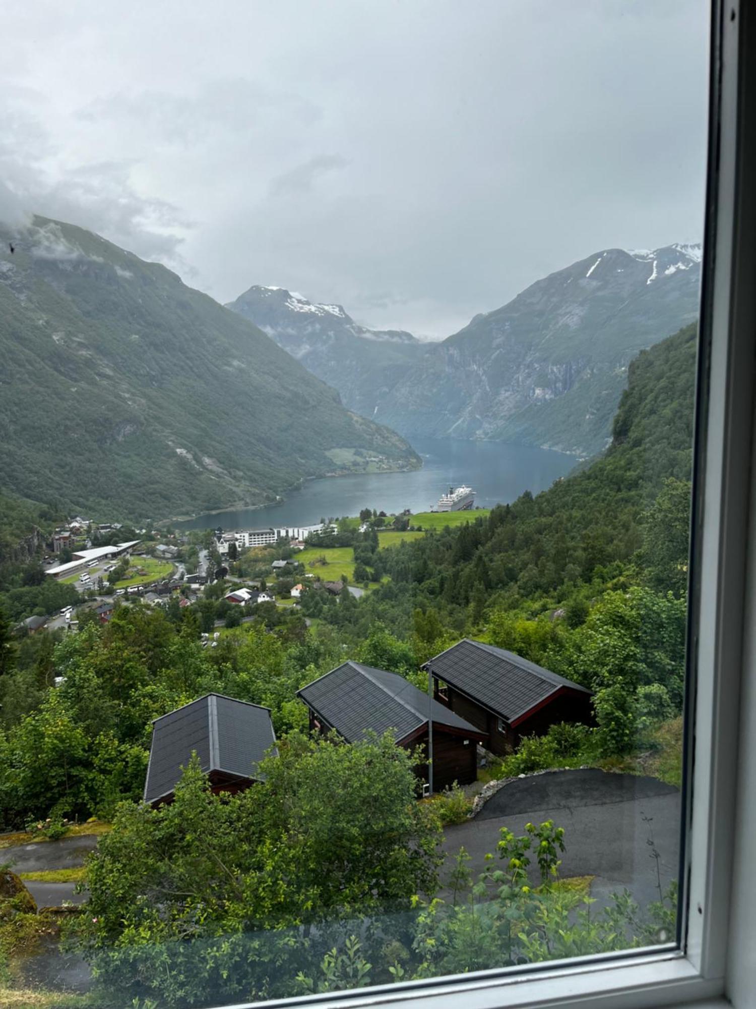 Fossen Accommodation ガイランゲル 部屋 写真