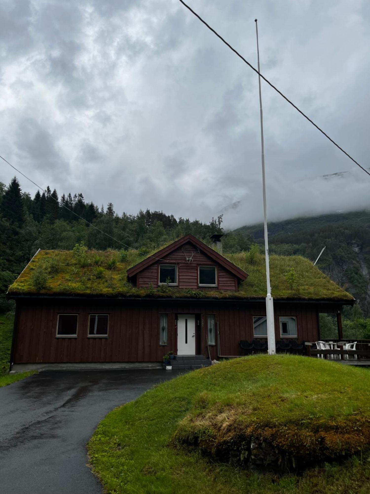 Fossen Accommodation ガイランゲル 部屋 写真